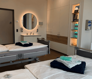 Zimmer 1 med-plast Station Spiegel