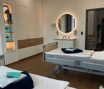 med-plast Klinik Zimmer 4 Wand